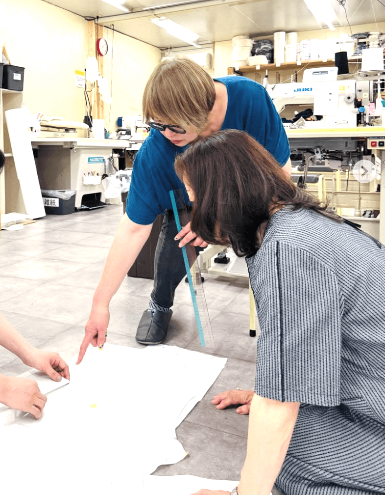 フィッティングとパターン修正の様子